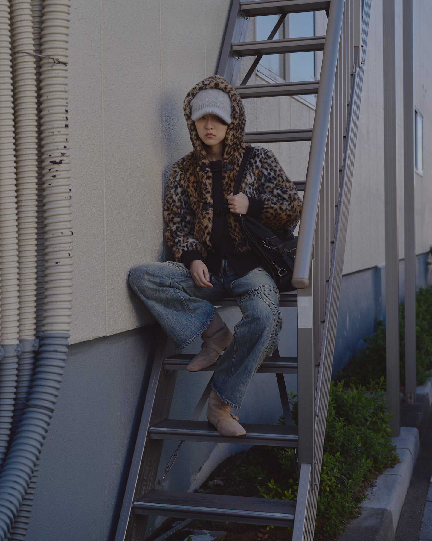 STUDS LOOSE DENIM