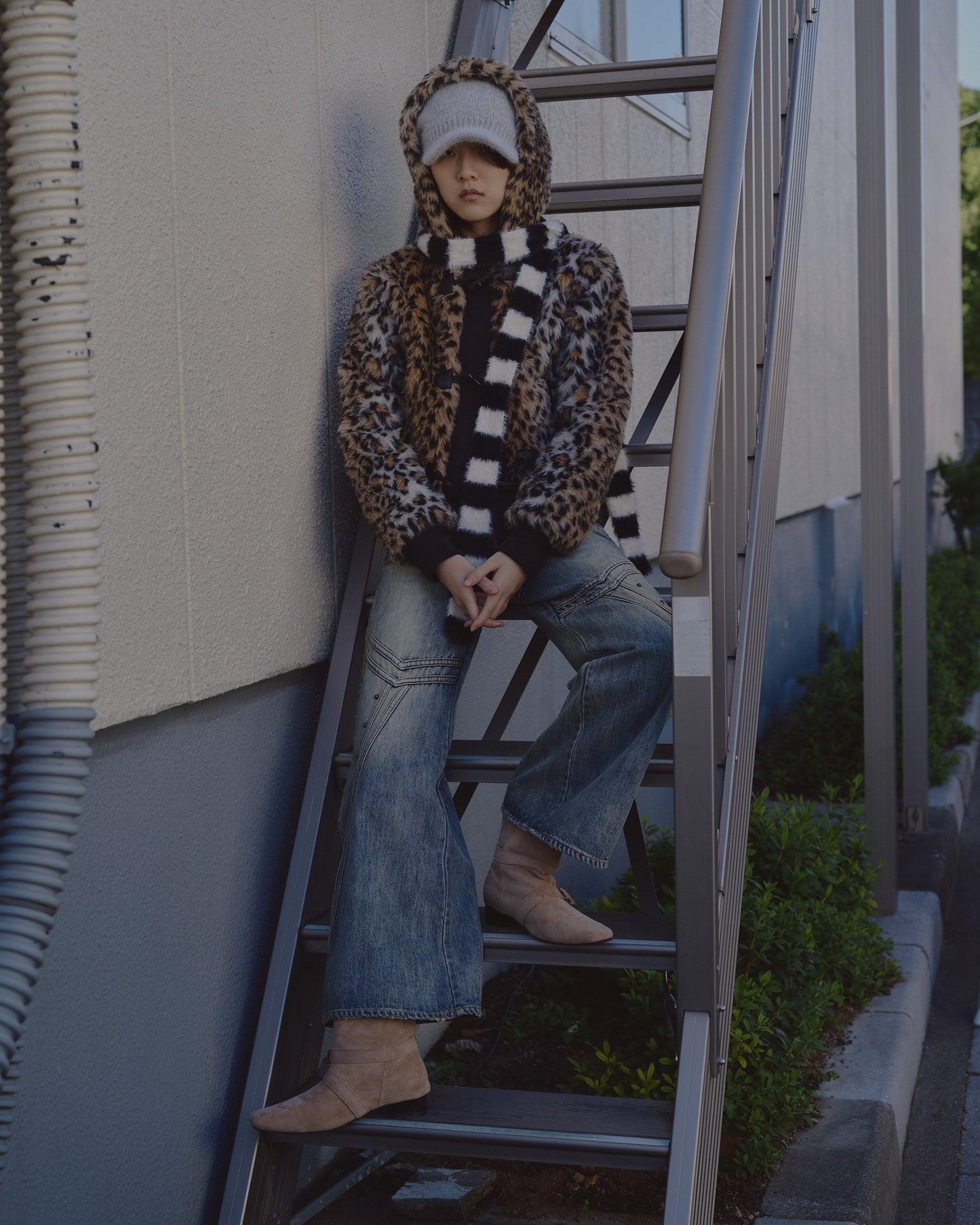STUDS LOOSE DENIM