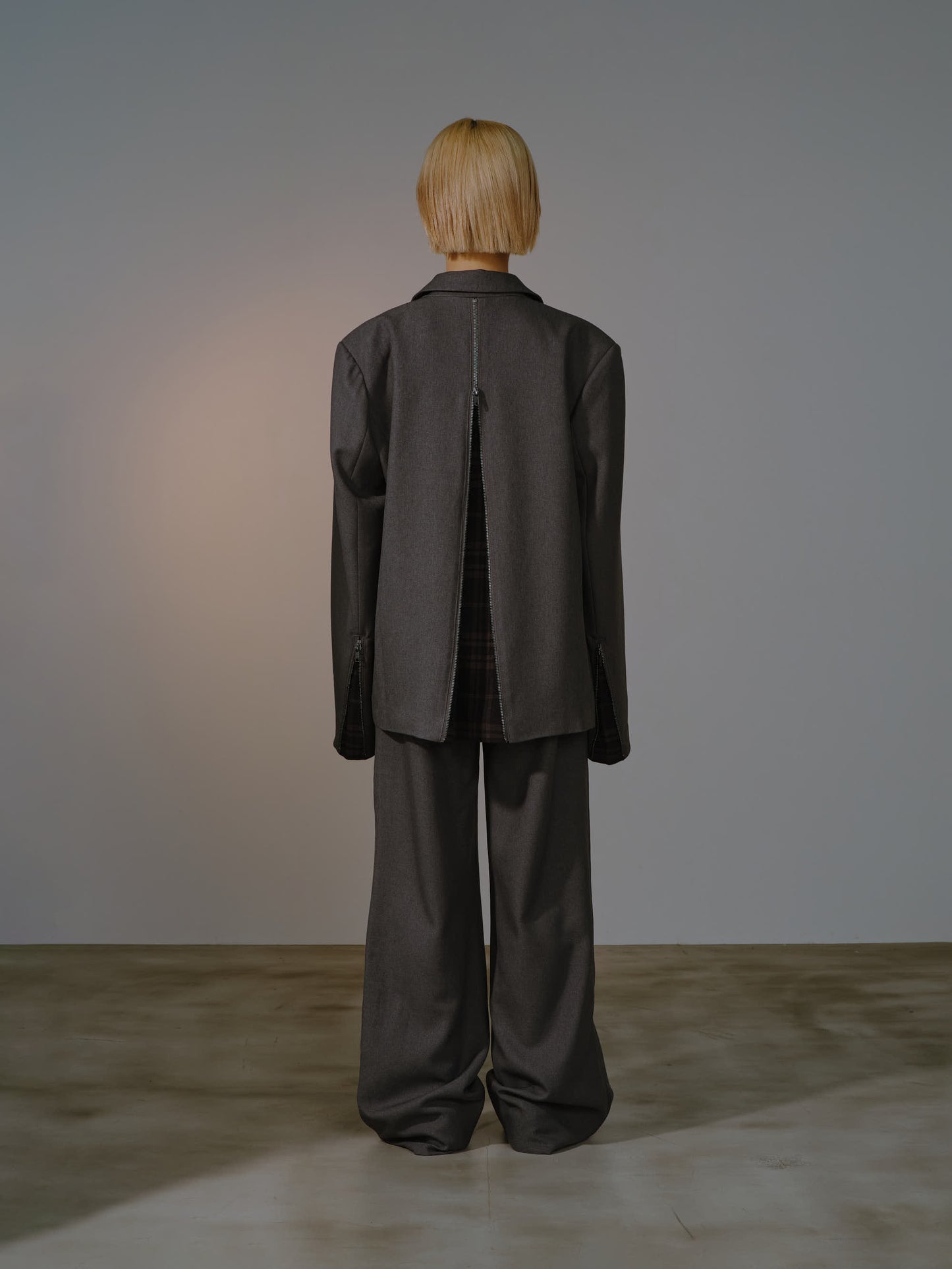 BACK ZIP TAILORED JACKET