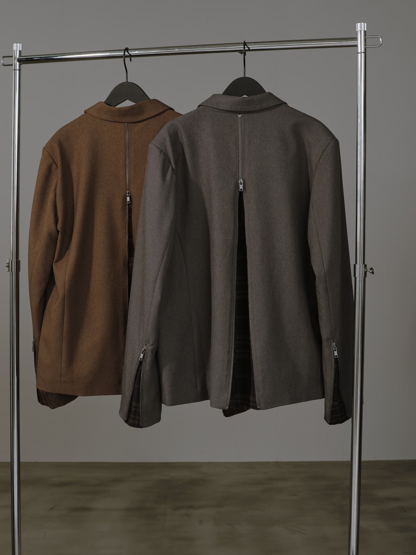 BACK ZIP TAILORED JACKET