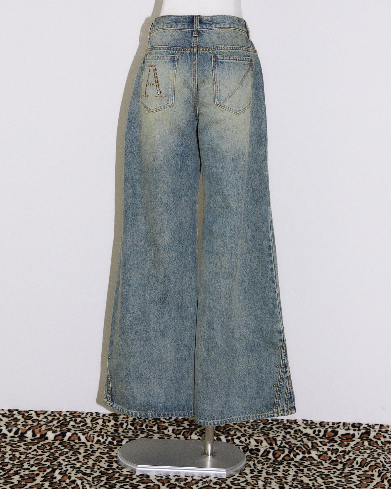 STUDS LOOSE DENIM